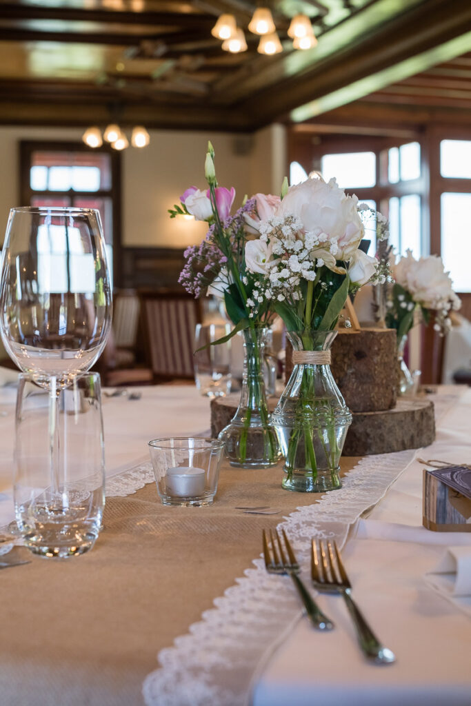 Trauung Pfarrkirche Alpnach Hochzeitsapero Schlosshof Alpnach Hochzeitsfest Paxmontana Flüeli Ranft Hochzeitsfotograf Obwalden Hochzeitsfotograf Zentralschweiz