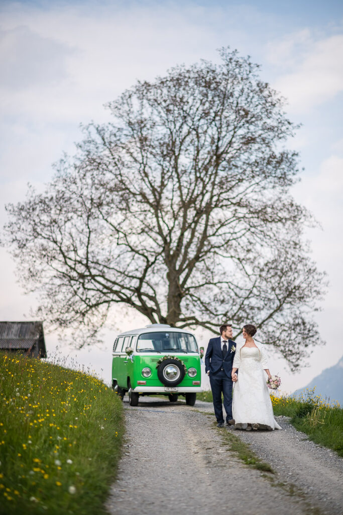 Trauung Pfarrkirche Alpnach Hochzeitsapero Schlosshof Alpnach Hochzeitsfest Paxmontana Flüeli Ranft Hochzeitsfotograf Obwalden Hochzeitsfotograf Zentralschweiz
