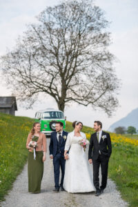 Trauung Pfarrkirche Alpnach Hochzeitsapero Schlosshof Alpnach Hochzeitsfest Paxmontana Flüeli Ranft Hochzeitsfotograf Obwalden Hochzeitsfotograf Zentralschweiz