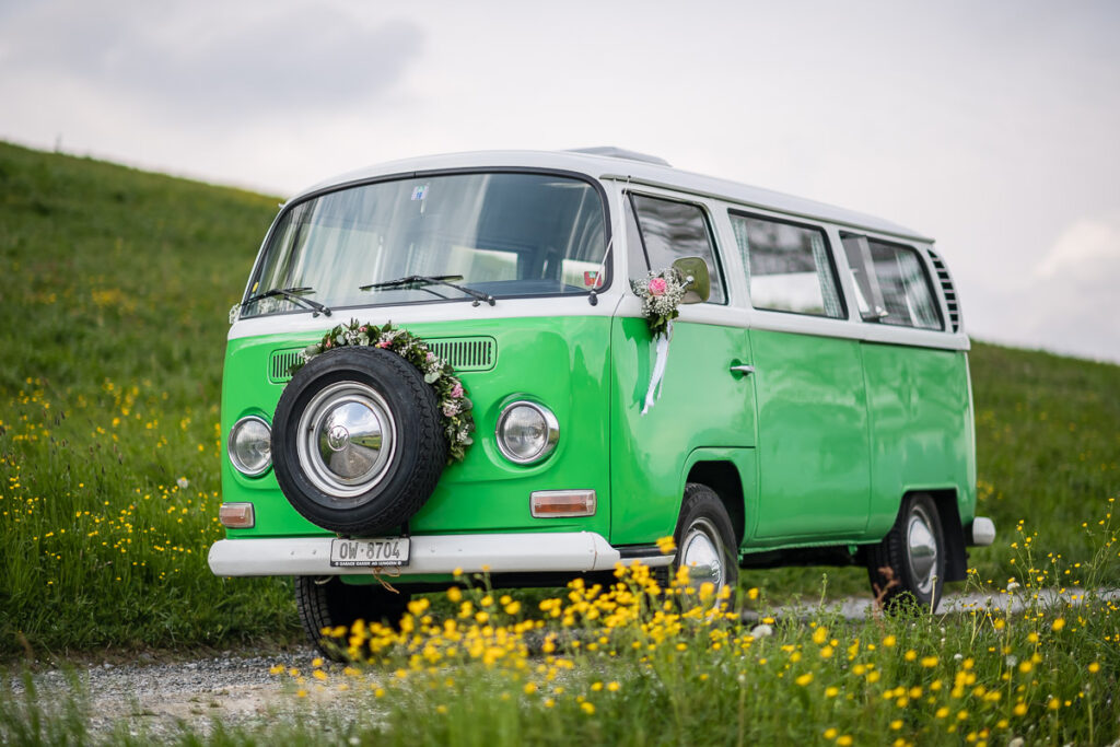 Trauung Pfarrkirche Alpnach Hochzeitsapero Schlosshof Alpnach Hochzeitsfest Paxmontana Flüeli Ranft Hochzeitsfotograf Obwalden Hochzeitsfotograf Zentralschweiz
