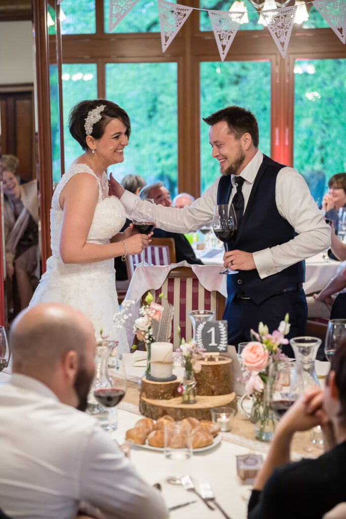 Trauung Pfarrkirche Alpnach Hochzeitsapero Schlosshof Alpnach Hochzeitsfest Paxmontana Flüeli Ranft Hochzeitsfotograf Obwalden Hochzeitsfotograf Zentralschweiz