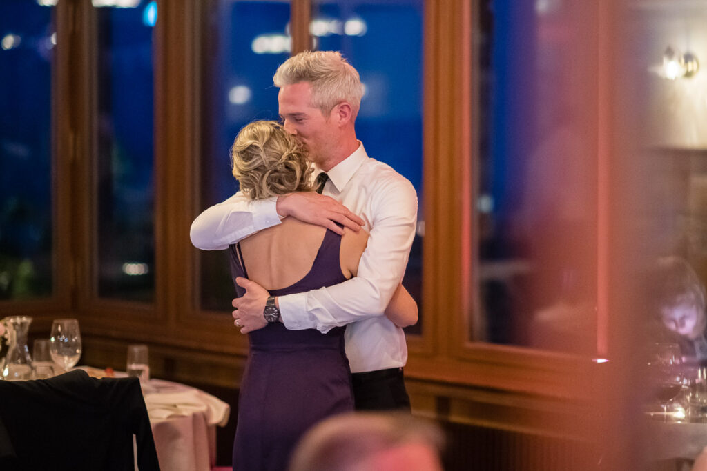 Trauung Pfarrkirche Alpnach Hochzeitsapero Schlosshof Alpnach Hochzeitsfest Paxmontana Flüeli Ranft Hochzeitsfotograf Obwalden Hochzeitsfotograf Zentralschweiz