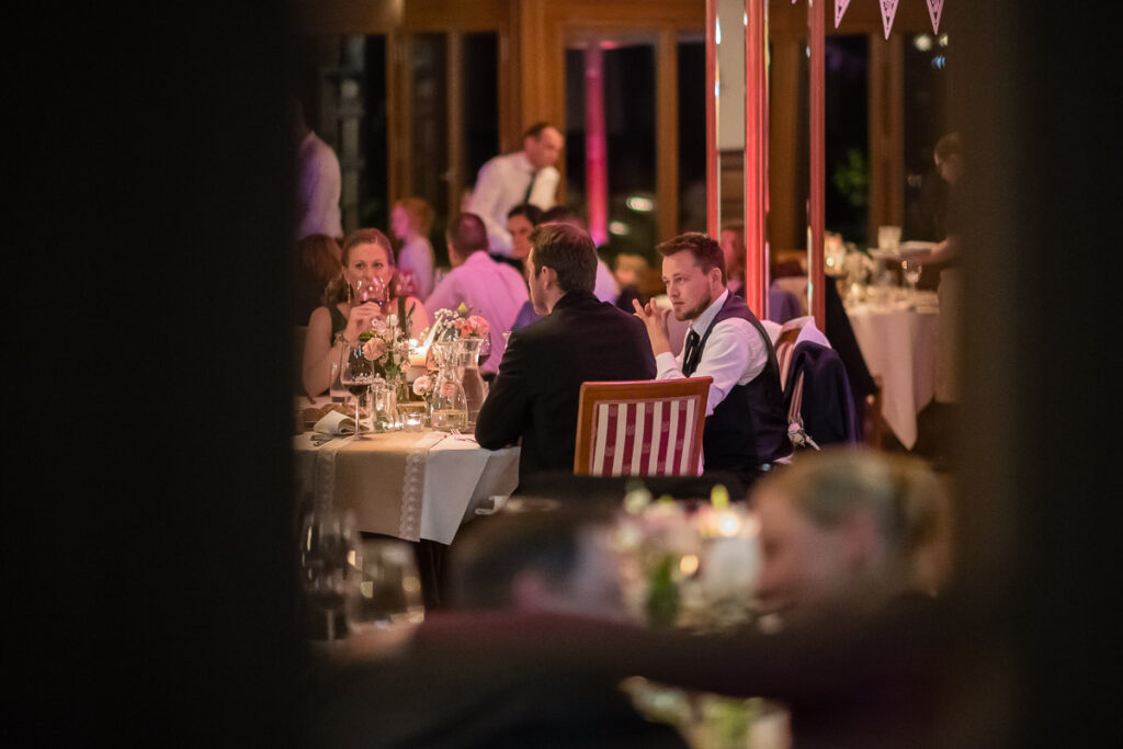 Trauung Pfarrkirche Alpnach Hochzeitsapero Schlosshof Alpnach Hochzeitsfest Paxmontana Flüeli Ranft Hochzeitsfotograf Obwalden Hochzeitsfotograf Zentralschweiz