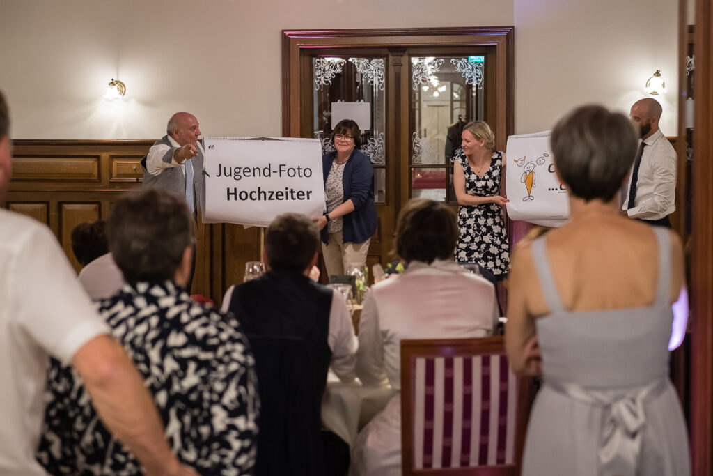 Trauung Pfarrkirche Alpnach Hochzeitsapero Schlosshof Alpnach Hochzeitsfest Paxmontana Flüeli Ranft Hochzeitsfotograf Obwalden Hochzeitsfotograf Zentralschweiz