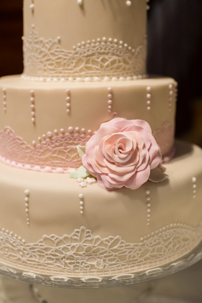 Trauung Pfarrkirche Alpnach Hochzeitsapero Schlosshof Alpnach Hochzeitsfest Paxmontana Flüeli Ranft Hochzeitsfotograf Obwalden Hochzeitsfotograf Zentralschweiz