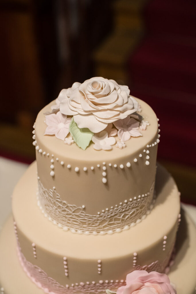 Trauung Pfarrkirche Alpnach Hochzeitsapero Schlosshof Alpnach Hochzeitsfest Paxmontana Flüeli Ranft Hochzeitsfotograf Obwalden Hochzeitsfotograf Zentralschweiz