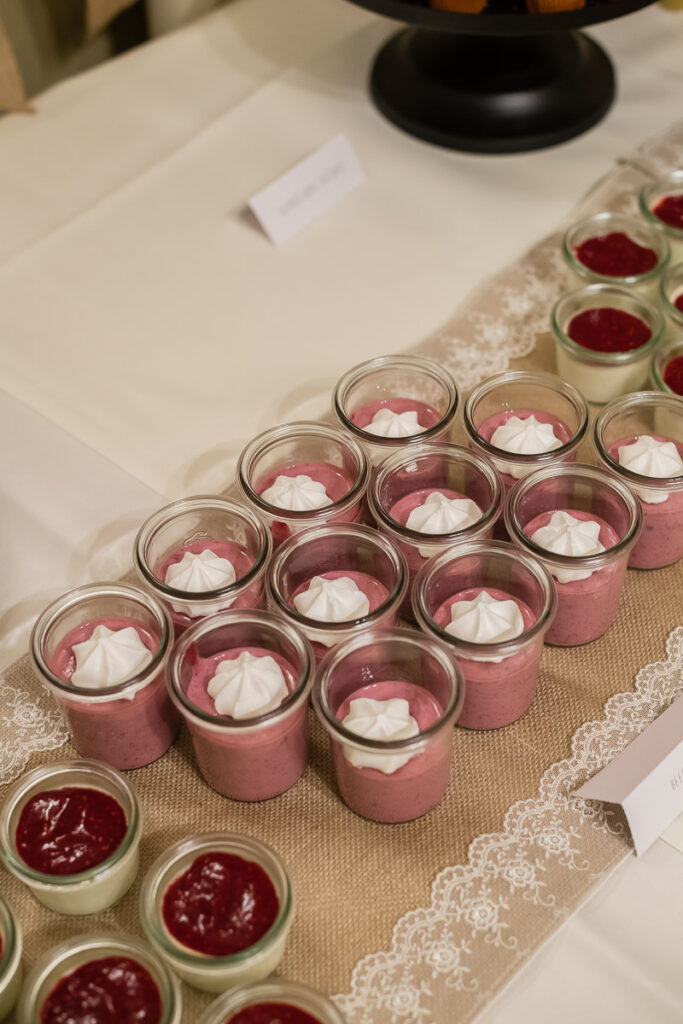 Trauung Pfarrkirche Alpnach Hochzeitsapero Schlosshof Alpnach Hochzeitsfest Paxmontana Flüeli Ranft Hochzeitsfotograf Obwalden Hochzeitsfotograf Zentralschweiz