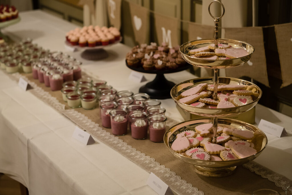 Trauung Pfarrkirche Alpnach Hochzeitsapero Schlosshof Alpnach Hochzeitsfest Paxmontana Flüeli Ranft Hochzeitsfotograf Obwalden Hochzeitsfotograf Zentralschweiz