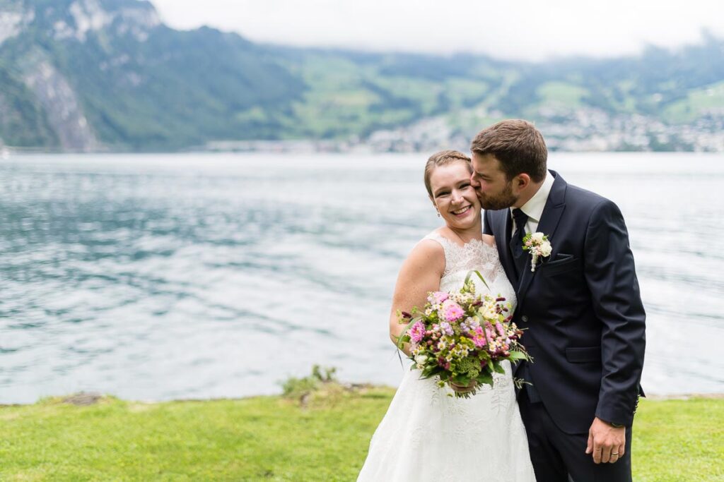 Trauung Kehrsiten Dorf Hochzeitsapero Schifflände Stansstad Hochzeitsfest Hotel Alpenclub Engelberg Hochzeitsfotograf Nidwalden Hochzeitsfotograf Obwalden
