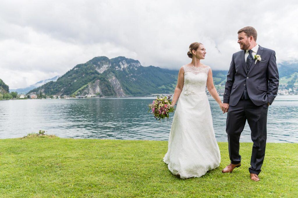 Trauung Kehrsiten Dorf Hochzeitsapero Schifflände Stansstad Hochzeitsfest Hotel Alpenclub Engelberg Hochzeitsfotograf Nidwalden Hochzeitsfotograf Obwalden