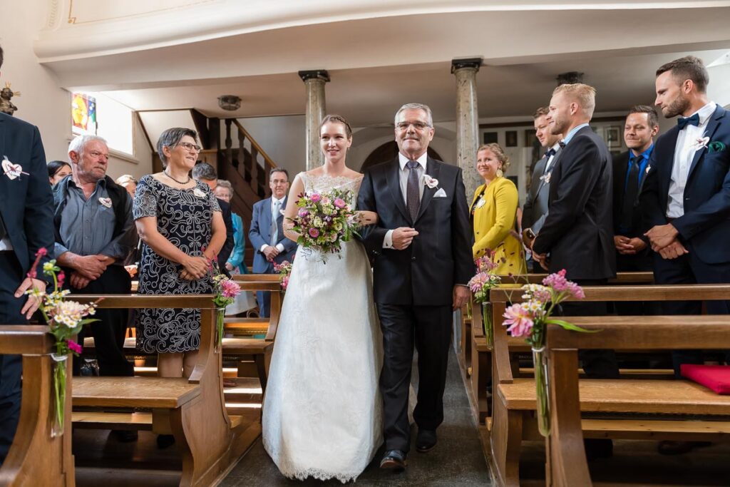 Trauung Kehrsiten Dorf Hochzeitsapero Schifflände Stansstad Hochzeitsfest Hotel Alpenclub Engelberg Hochzeitsfotograf Nidwalden Hochzeitsfotograf Obwalden