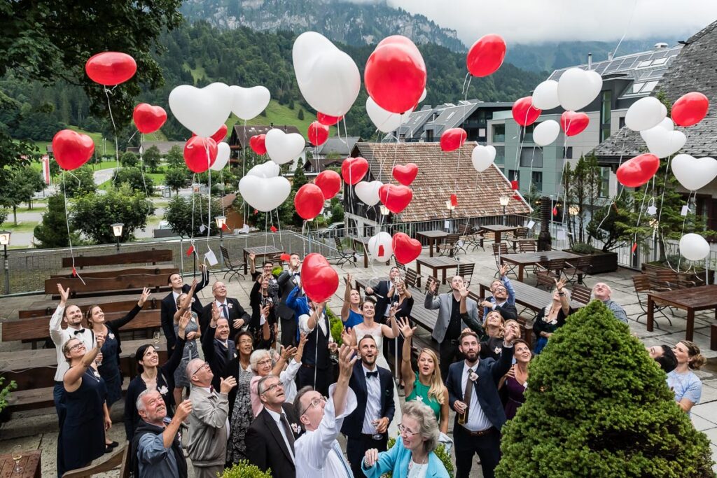 Trauung Kehrsiten Dorf Hochzeitsapero Schifflände Stansstad Hochzeitsfest Hotel Alpenclub Engelberg Hochzeitsfotograf Nidwalden Hochzeitsfotograf Obwalden
