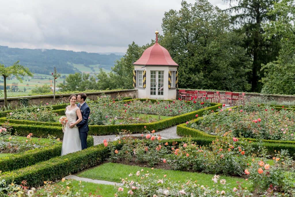 Trauung Schloss Heidegg Gelfingen Apero Schloss Heidegg Gelfingen Nachtessen Hotel Restaurant Schifflände Birrwil Hochzeitsfotograf Luzern Hochzeitsfotograf Aargau