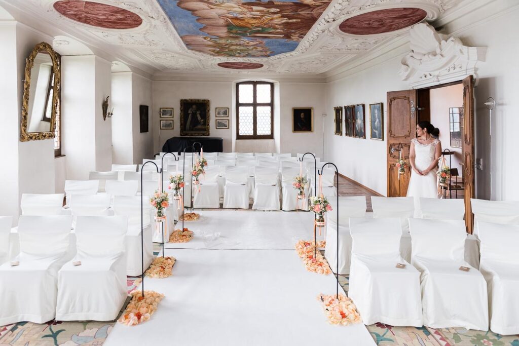 Trauung Schloss Heidegg Gelfingen Apero Schloss Heidegg Gelfingen Nachtessen Hotel Restaurant Schifflände Birrwil Hochzeitsfotograf Luzern Hochzeitsfotograf Aargau