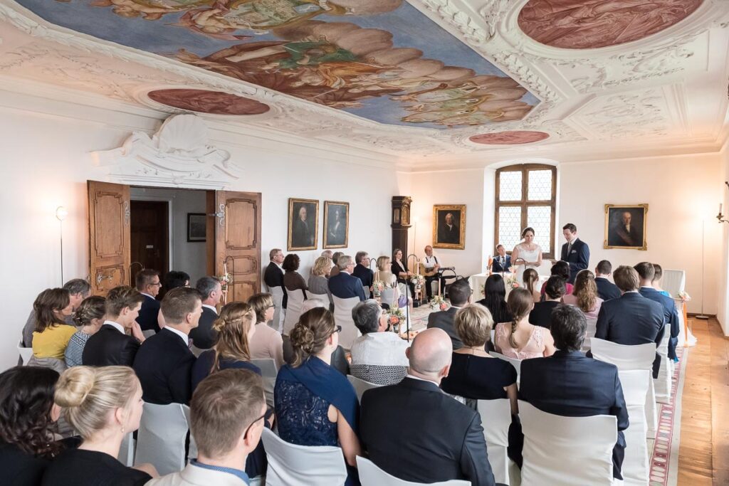 Trauung Schloss Heidegg Gelfingen Apero Schloss Heidegg Gelfingen Nachtessen Hotel Restaurant Schifflände Birrwil Hochzeitsfotograf Luzern Hochzeitsfotograf Aargau