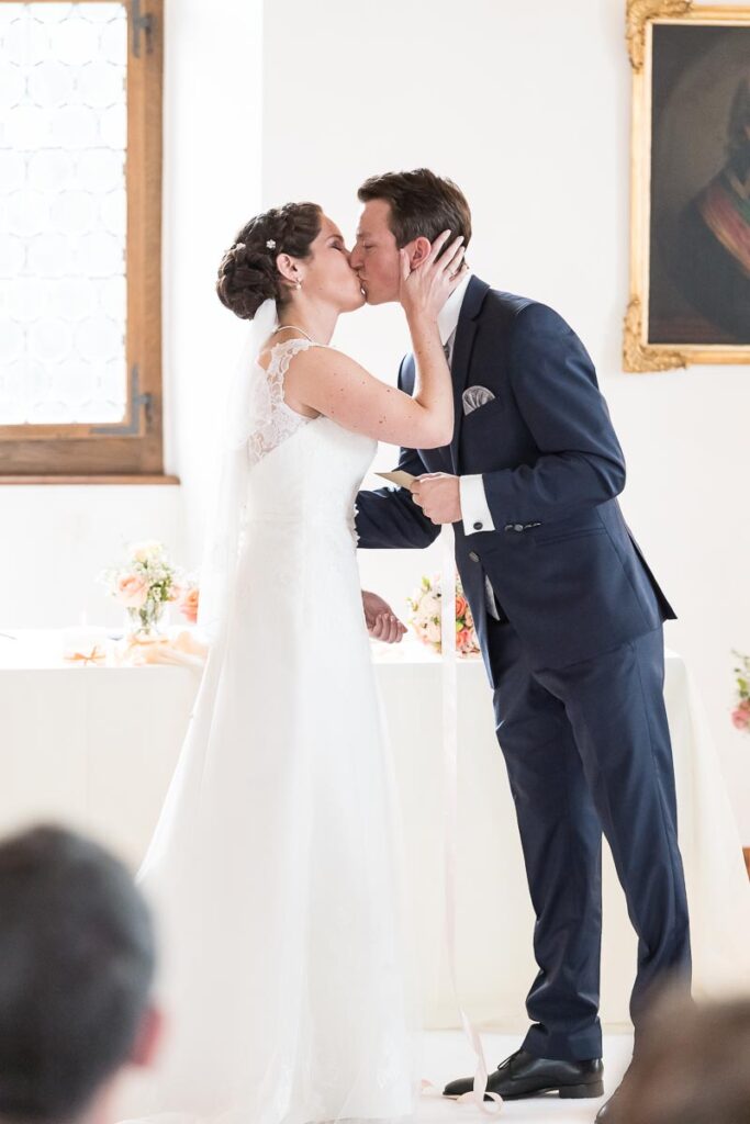 Trauung Schloss Heidegg Gelfingen Apero Schloss Heidegg Gelfingen Nachtessen Hotel Restaurant Schifflände Birrwil Hochzeitsfotograf Luzern Hochzeitsfotograf Aargau