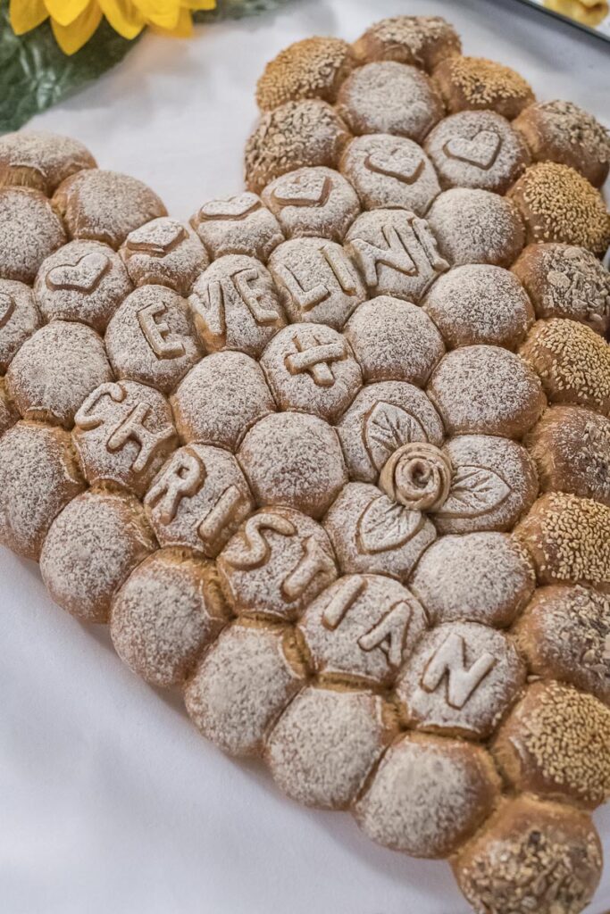 Trauung Schloss Heidegg Gelfingen Apero Schloss Heidegg Gelfingen Nachtessen Hotel Restaurant Schifflände Birrwil Hochzeitsfotograf Luzern Hochzeitsfotograf Aargau