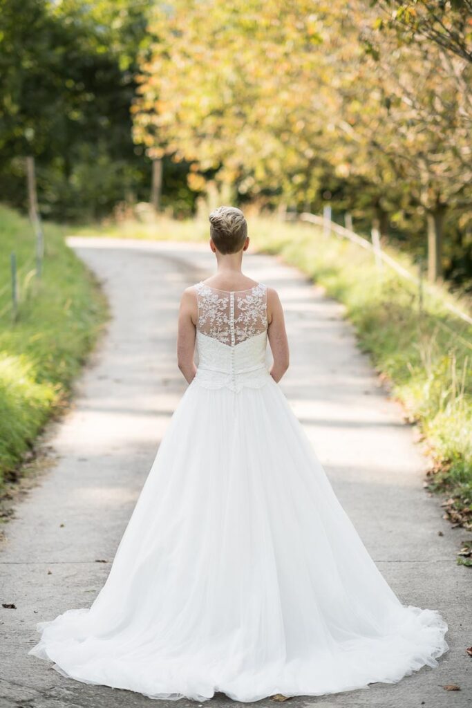 Hochzeit im Höfli in Stans mit anschliessendem Apero Fotoshooting mit Brautpaar in Buochs im Neuseeland Hochzeitsfest in Beckenried Hochzeitsfotograf Nidwalden
