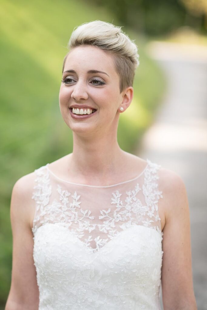 Hochzeit im Höfli in Stans mit anschliessendem Apero Fotoshooting mit Brautpaar in Buochs im Neuseeland Hochzeitsfest in Beckenried Hochzeitsfotograf Nidwalden
