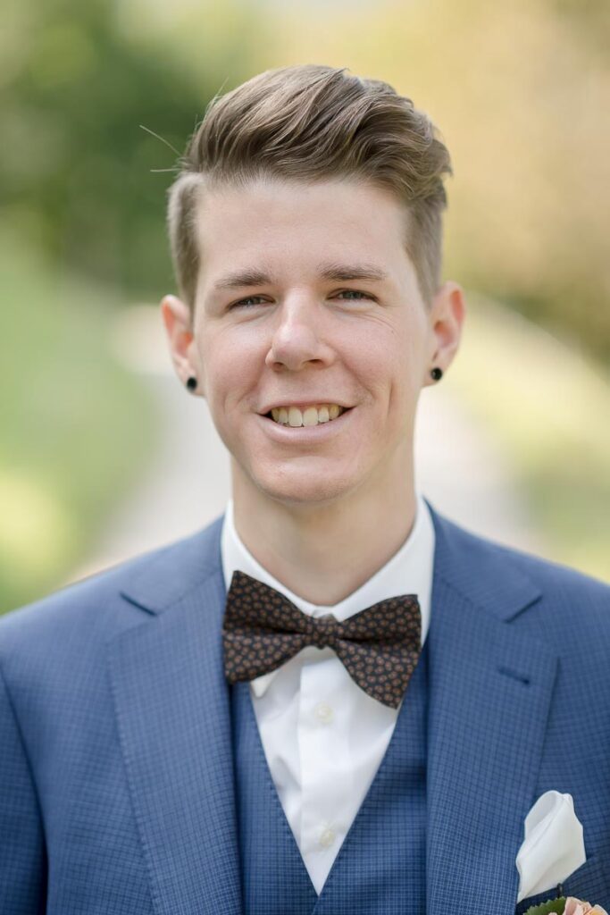 Hochzeit im Höfli in Stans mit anschliessendem Apero Fotoshooting mit Brautpaar in Buochs im Neuseeland Hochzeitsfest in Beckenried Hochzeitsfotograf Nidwalden