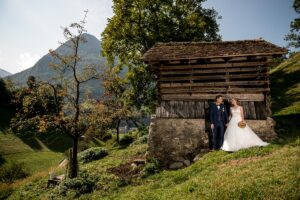 Hochzeit im Höfli in Stans mit anschliessendem Apero Fotoshooting mit Brautpaar in Buochs im Neuseeland Hochzeitsfest in Beckenried Hochzeitsfotograf Nidwalden