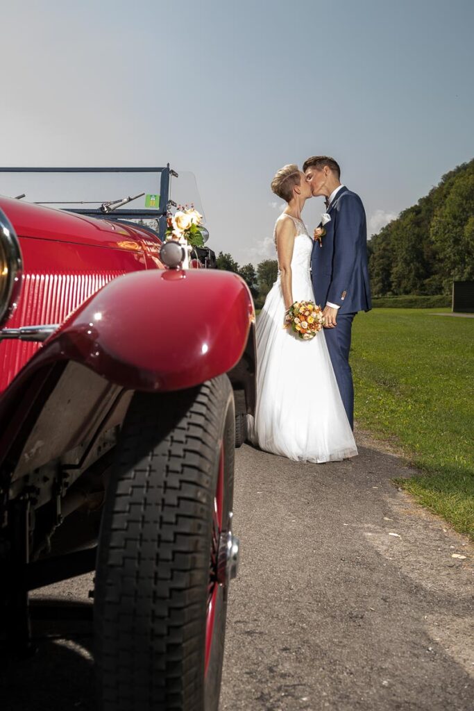 Hochzeit im Höfli in Stans mit anschliessendem Apero Fotoshooting mit Brautpaar in Buochs im Neuseeland Hochzeitsfest in Beckenried Hochzeitsfotograf Nidwalden