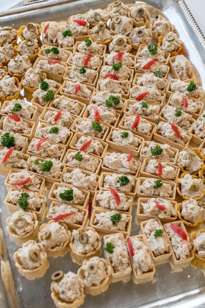 Hochzeit im Höfli in Stans mit anschliessendem Apero Fotoshooting mit Brautpaar in Buochs im Neuseeland Hochzeitsfest in Beckenried Hochzeitsfotograf Nidwalden