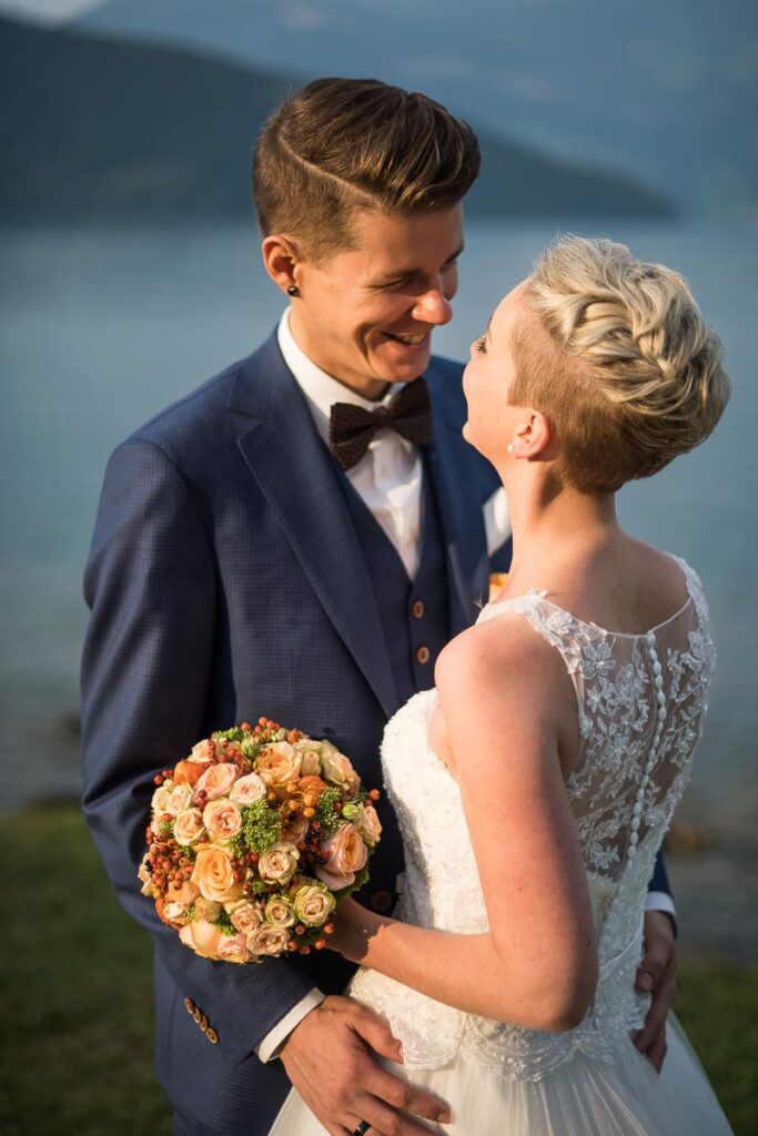 Hochzeit im Höfli in Stans mit anschliessendem Apero Fotoshooting mit Brautpaar in Buochs im Neuseeland Hochzeitsfest in Beckenried Hochzeitsfotograf Nidwalden