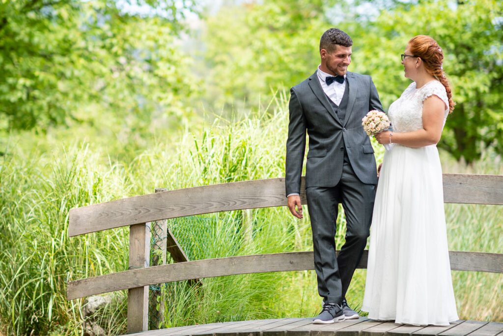 Standesamtliche Hochzeit in Stansstad Hochzeitsshooting im Aawasseregg in Buochs und kirchliche Trauung in St Jost Kapelle in Ennetbürgen