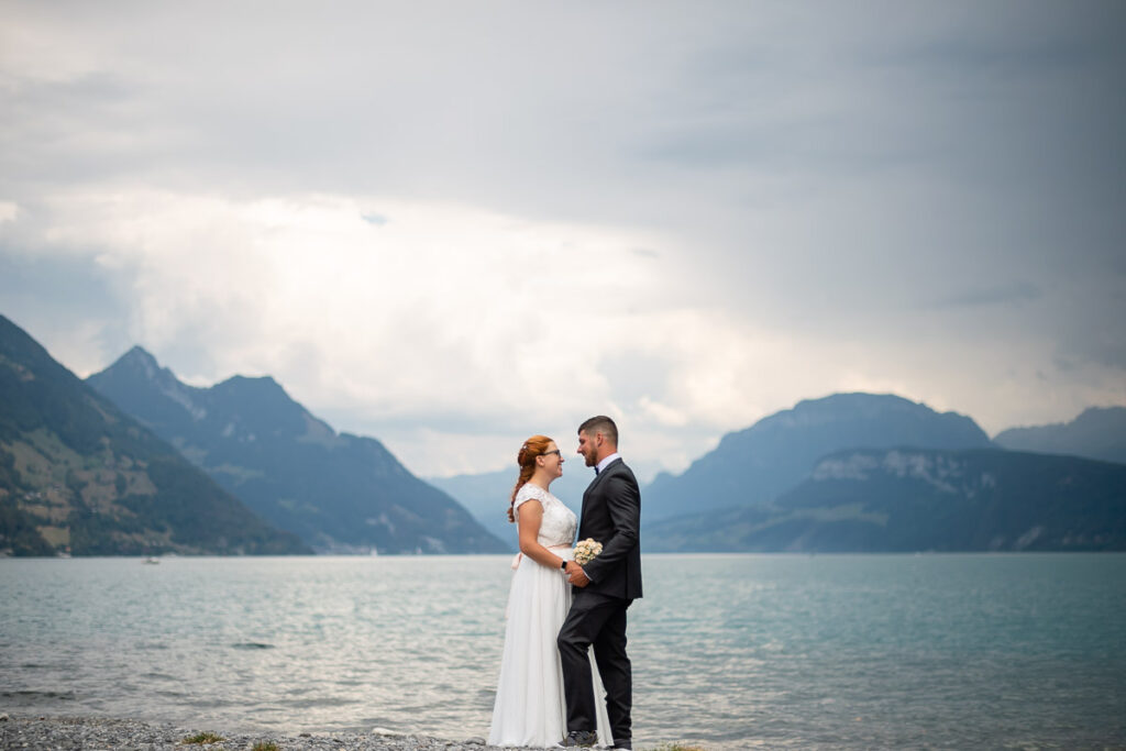 Standesamtliche Hochzeit in Stansstad Hochzeitsshooting im Aawasseregg in Buochs und kirchliche Trauung in St Jost Kapelle in Ennetbürgen