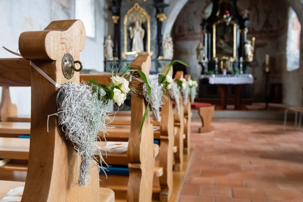 Standesamtliche Hochzeit in Stansstad Hochzeitsshooting im Aawasseregg in Buochs und kirchliche Trauung in St Jost Kapelle in Ennetbürgen