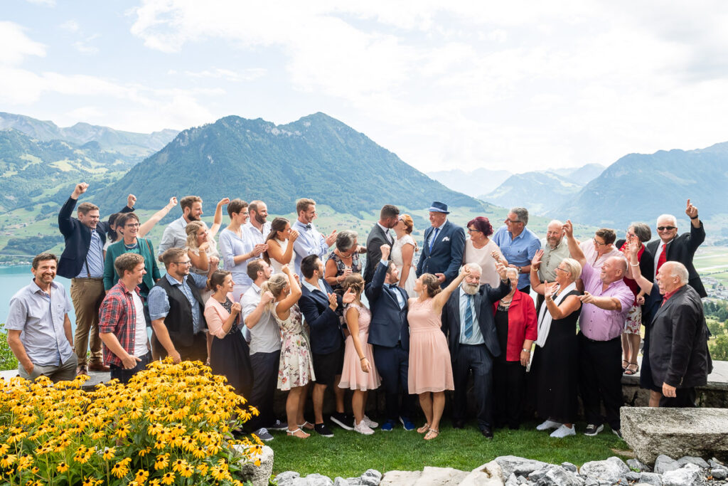 Standesamtliche Hochzeit in Stansstad Hochzeitsshooting im Aawasseregg in Buochs und kirchliche Trauung in St Jost Kapelle in Ennetbürgen