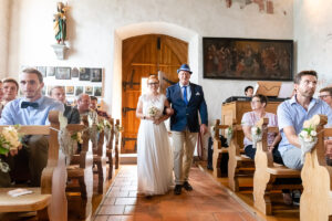 Standesamtliche Hochzeit in Stansstad Hochzeitsshooting im Aawasseregg in Buochs und kirchliche Trauung in St Jost Kapelle in Ennetbürgen