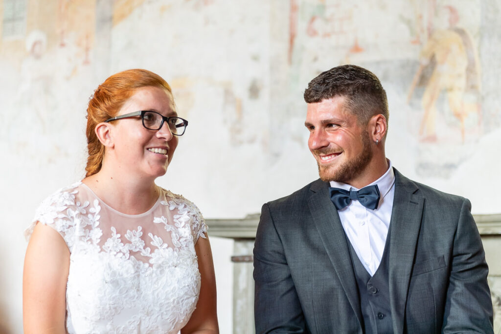 Standesamtliche Hochzeit in Stansstad Hochzeitsshooting im Aawasseregg in Buochs und kirchliche Trauung in St Jost Kapelle in Ennetbürgen