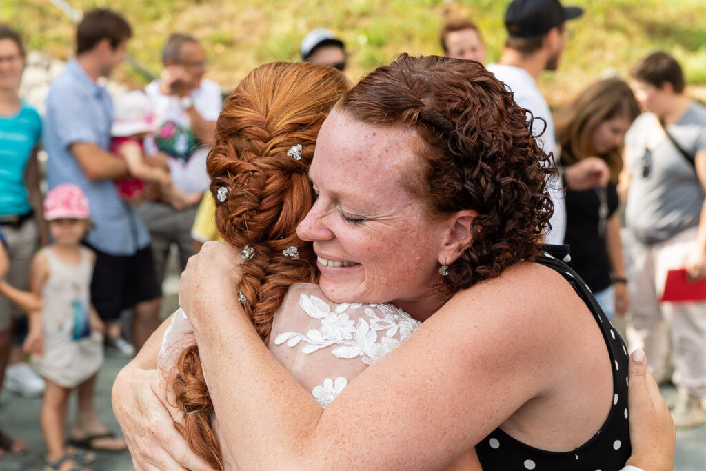 Standesamtliche Hochzeit in Stansstad Hochzeitsshooting im Aawasseregg in Buochs und kirchliche Trauung in St Jost Kapelle in Ennetbürgen