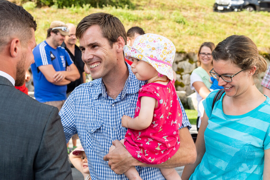 Standesamtliche Hochzeit in Stansstad Hochzeitsshooting im Aawasseregg in Buochs und kirchliche Trauung in St Jost Kapelle in Ennetbürgen