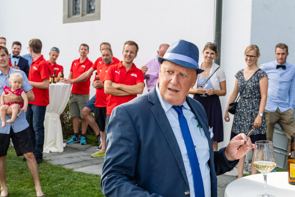 Standesamtliche Hochzeit in Stansstad Hochzeitsshooting im Aawasseregg in Buochs und kirchliche Trauung in St Jost Kapelle in Ennetbürgen