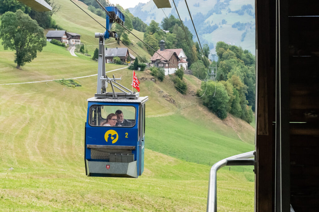 Standesamtliche Hochzeit in Stansstad Hochzeitsshooting im Aawasseregg in Buochs und kirchliche Trauung in St Jost Kapelle in Ennetbürgen