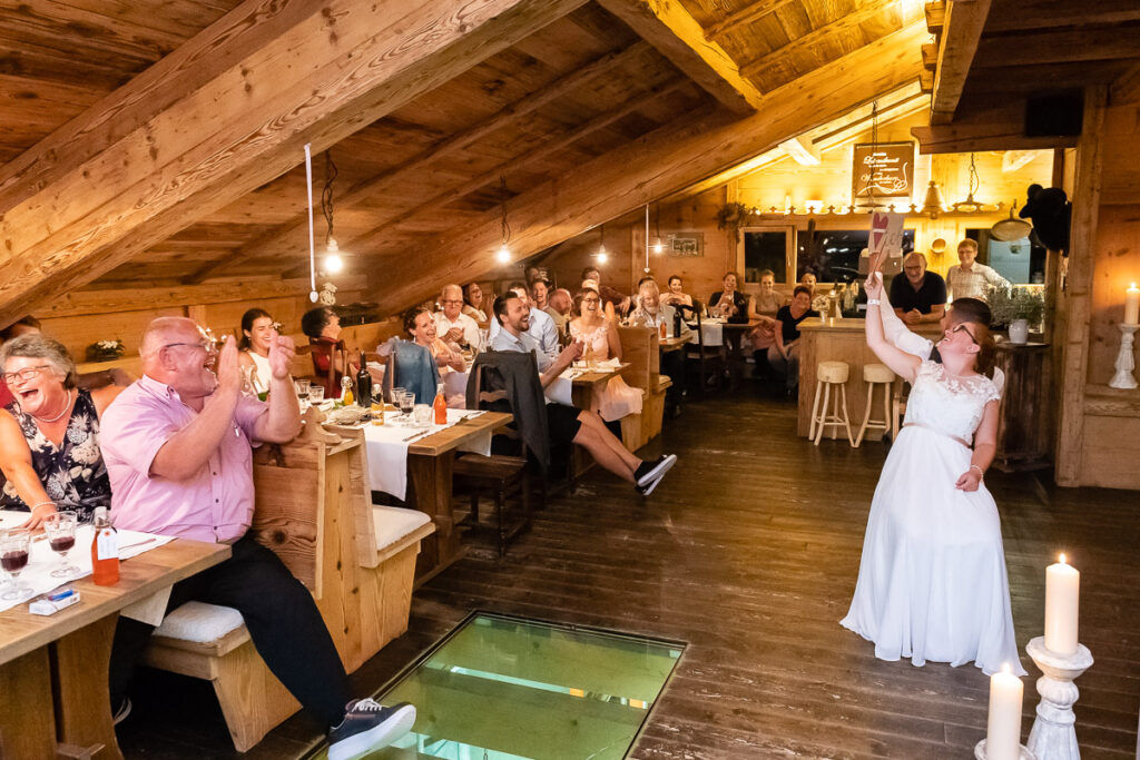 Standesamtliche Hochzeit in Stansstad Hochzeitsshooting im Aawasseregg in Buochs und kirchliche Trauung in St Jost Kapelle in Ennetbürgen