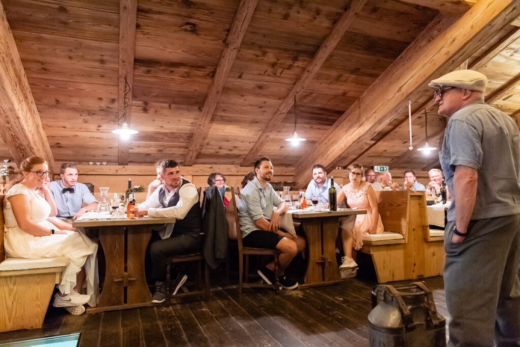 Standesamtliche Hochzeit in Stansstad Hochzeitsshooting im Aawasseregg in Buochs und kirchliche Trauung in St Jost Kapelle in Ennetbürgen