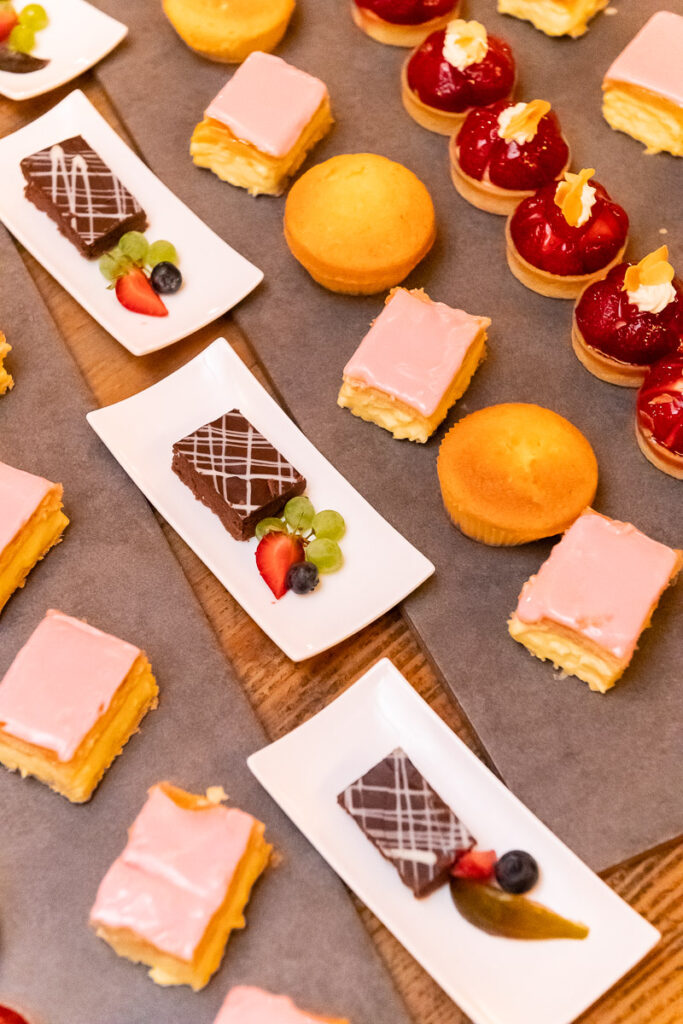 Standesamtliche Hochzeit in Stansstad Hochzeitsshooting im Aawasseregg in Buochs und kirchliche Trauung in St Jost Kapelle in Ennetbürgen