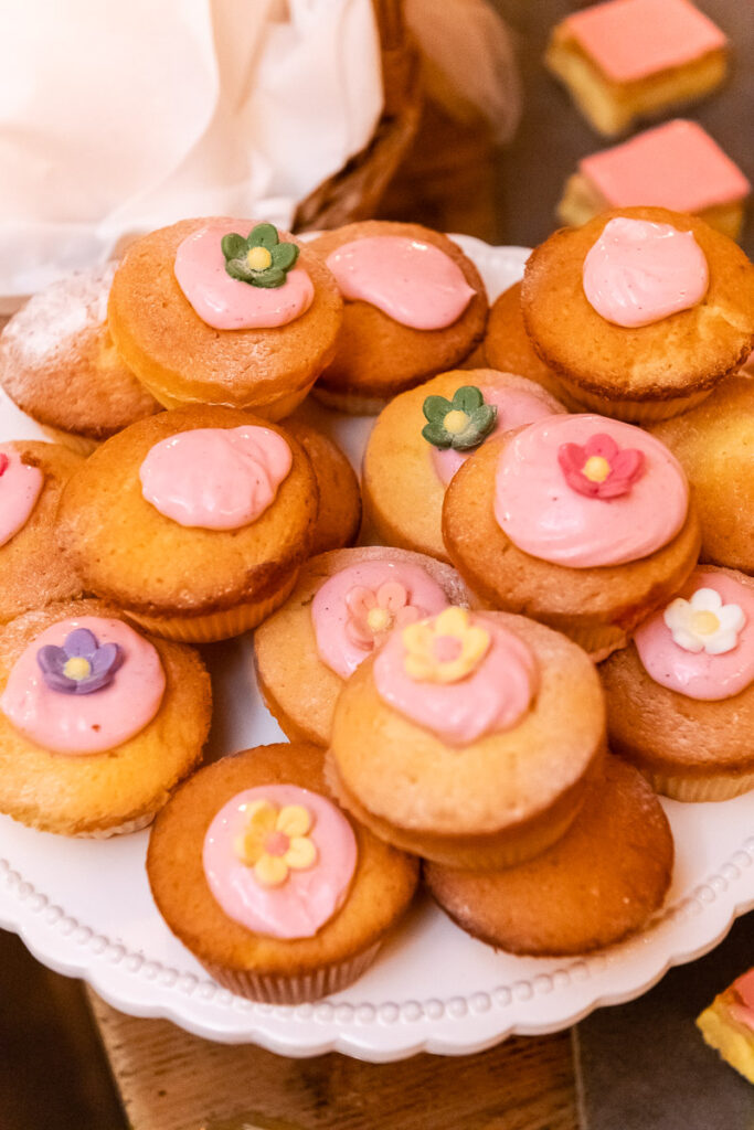 Standesamtliche Hochzeit in Stansstad Hochzeitsshooting im Aawasseregg in Buochs und kirchliche Trauung in St Jost Kapelle in Ennetbürgen