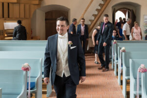 Hochzeit in der Kirche Auenstein im Kanton Aargau Fotoshooting an der Aare