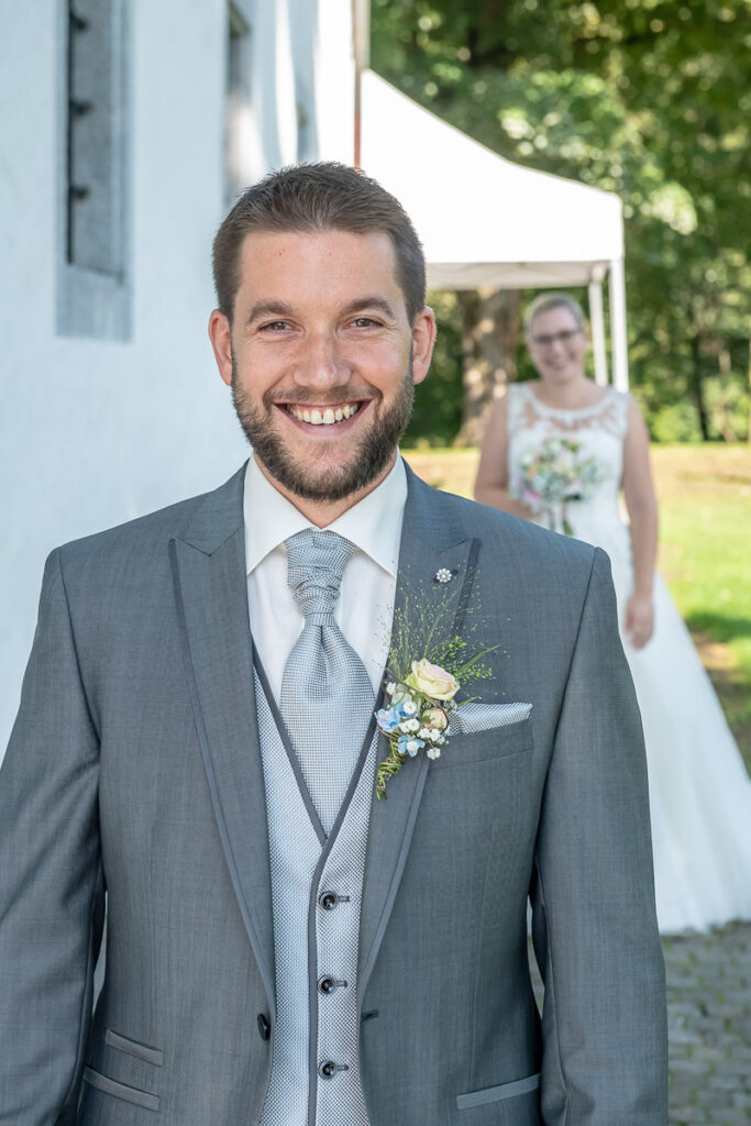 Hochzeit Obwalden Hochzeitsfotograf Zentralschweiz Hochzeitspaar Braut Bräutigam Landenberg Sarnen