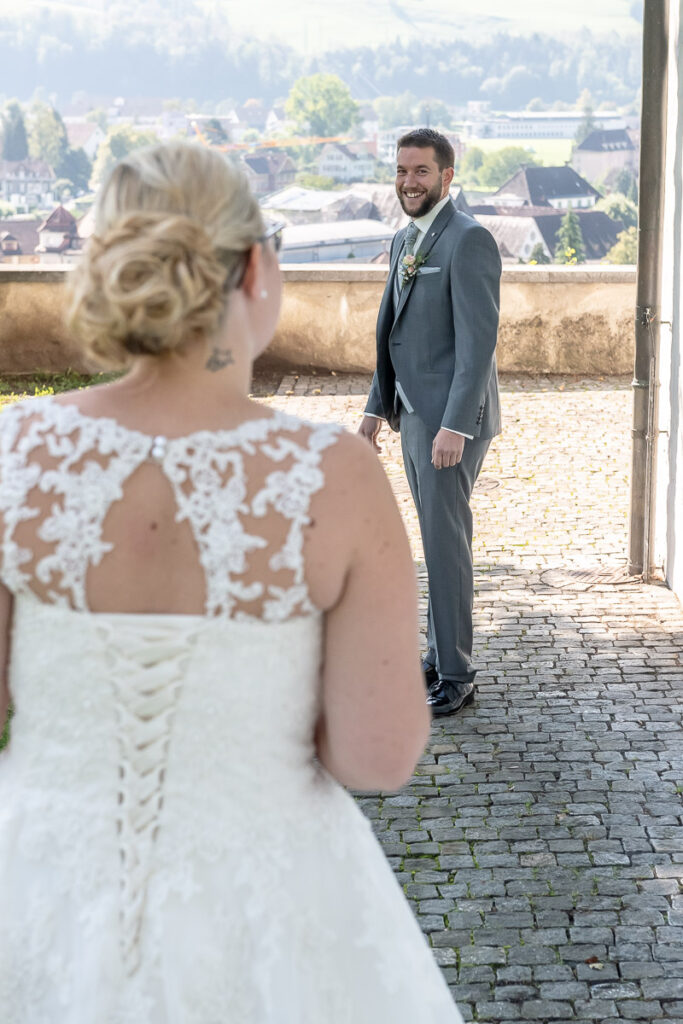 Hochzeit Obwalden Hochzeitsfotograf Zentralschweiz Hochzeitspaar Braut Bräutigam Landenberg Sarnen