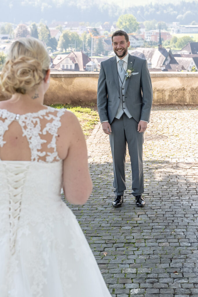 Hochzeit Obwalden Hochzeitsfotograf Zentralschweiz Hochzeitspaar Braut Bräutigam Landenberg Sarnen