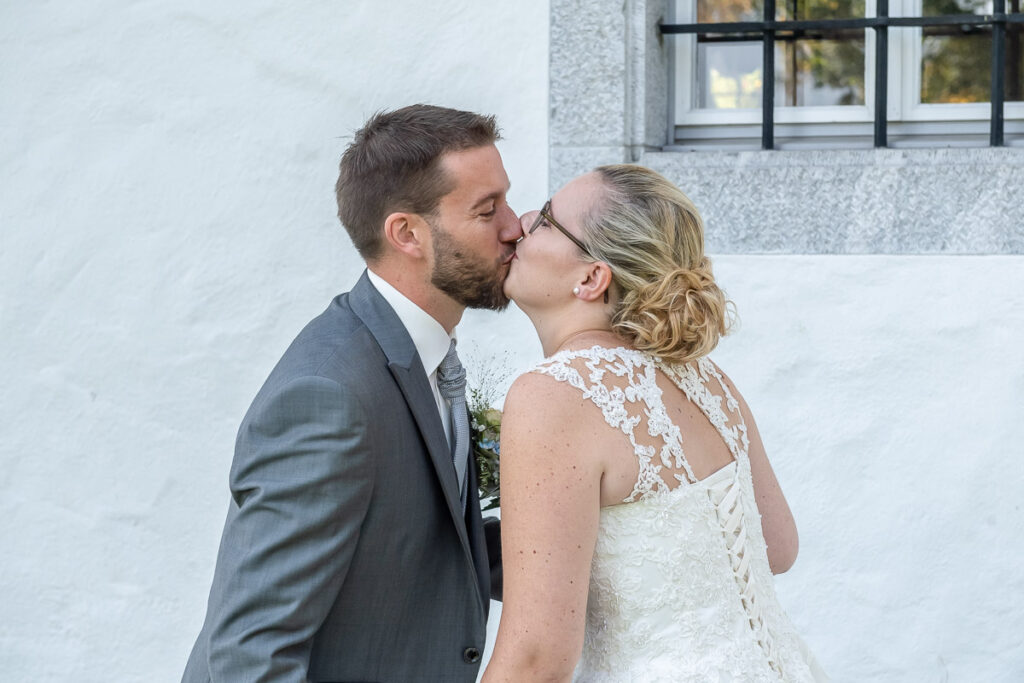 Hochzeit Obwalden Hochzeitsfotograf Zentralschweiz Hochzeitspaar Braut Bräutigam Landenberg Sarnen
