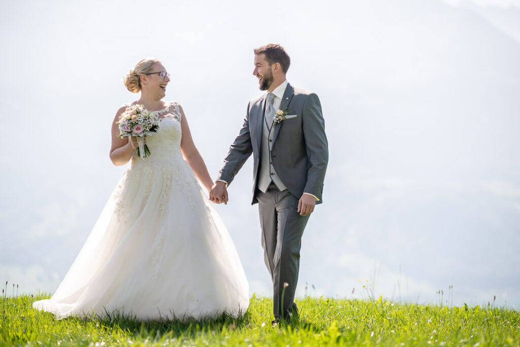 Hochzeit Obwalden Hochzeitsfotograf Zentralschweiz Hochzeitspaar Braut Bräutigam Landenberg Sarnen