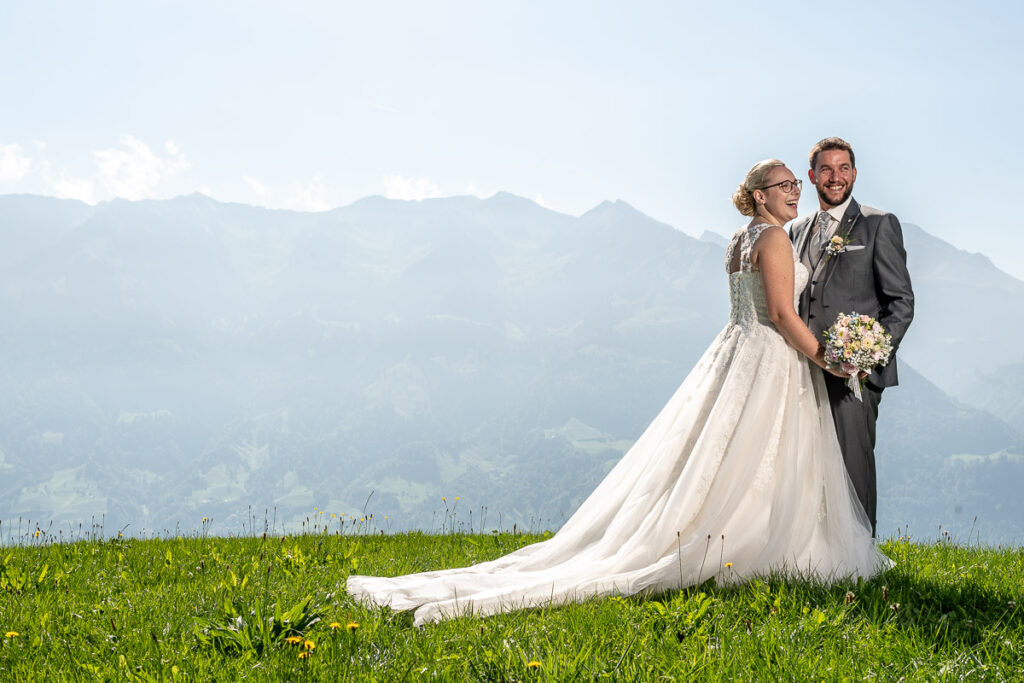 Hochzeit Obwalden Hochzeitsfotograf Zentralschweiz Hochzeitspaar Braut Bräutigam Landenberg Sarnen