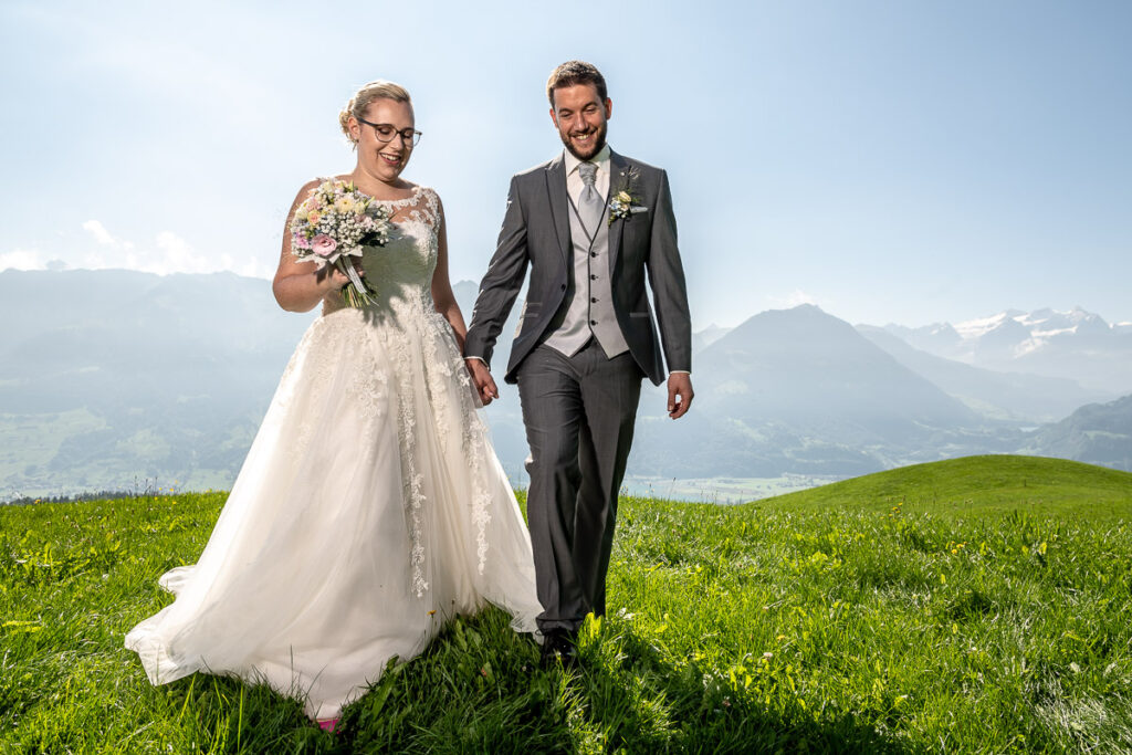 Hochzeit Obwalden Hochzeitsfotograf Zentralschweiz Hochzeitspaar Braut Bräutigam Landenberg Sarnen